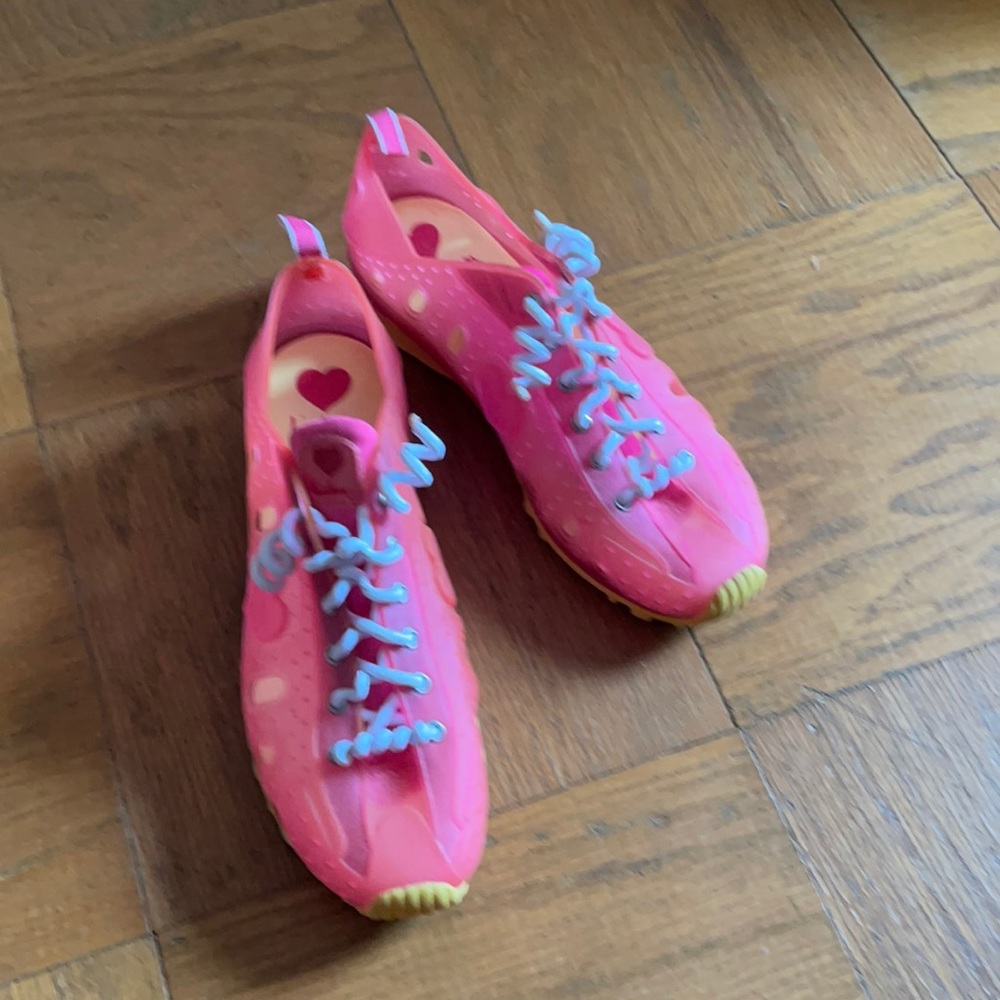 Luichiny Jelly Slip On shoes in hot pink